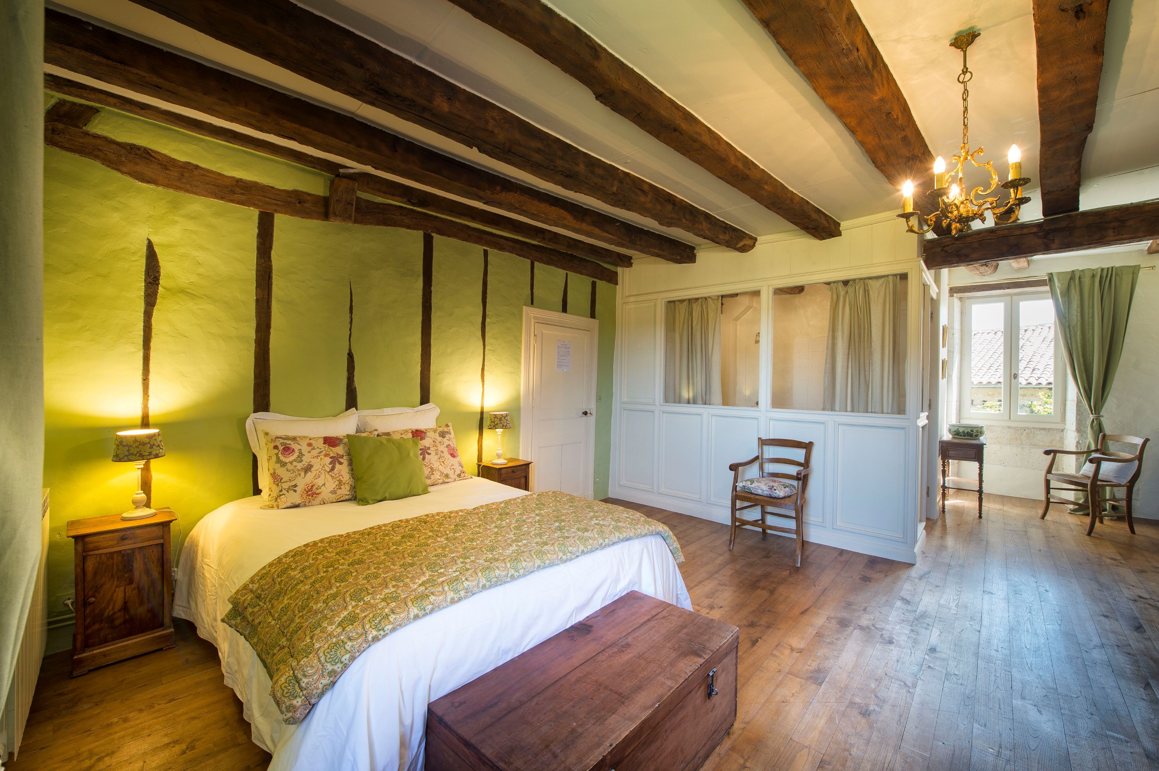Chambre verte le grand lit